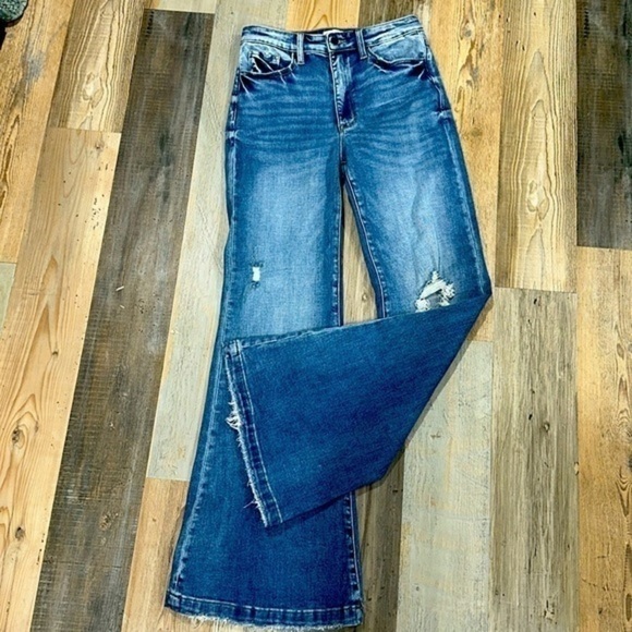 Pink Lily flare jeans - Picture 2 of 6